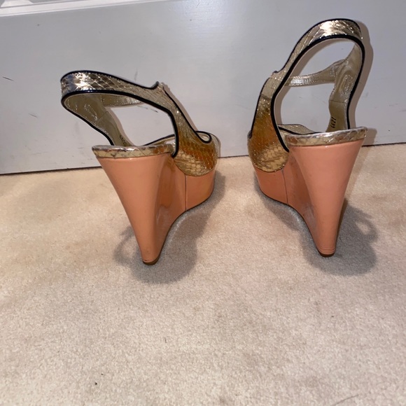 Prada gold sling back peep toe wedge with black trim size 7 - Picture 4 of 13